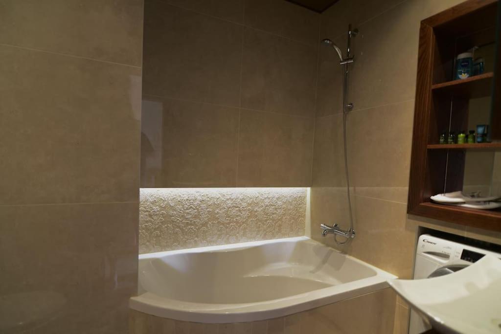 Apartmán Fabulous River View Studio In The Heart Of