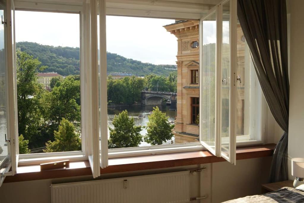 Fabulous River View Studio In The Heart Of Apartmán Praha